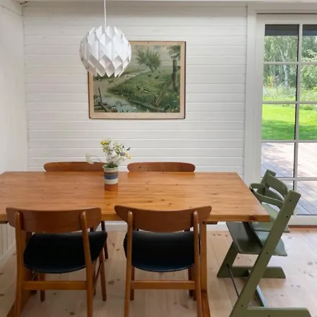 Elegant Summer House Close To The And Forest *